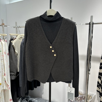 2025纯色叠穿针织马甲女设计感温柔马夹洋气坎肩打底衫两件套5806