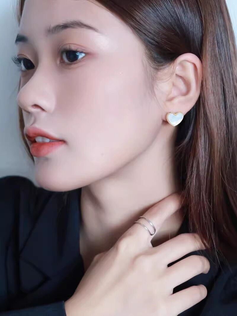 有耳夹超仙爱心白贝母甜美百搭轻奢心型无耳洞蚊香盘无痛耳饰