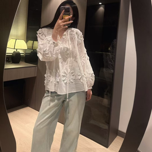 25春上新法式慵懒感灯笼袖重工立体刺绣花朵小衫宽松洋气休闲衬衫