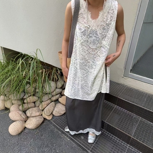 欧洲站2025春季新款时尚百搭V领蕾丝无袖开叉长款打底衫女上衣T恤