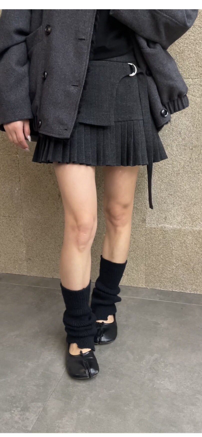 欧洲站2025秋冬新款黑色系带百褶半身裙女显瘦高腰毛呢a字短裙子