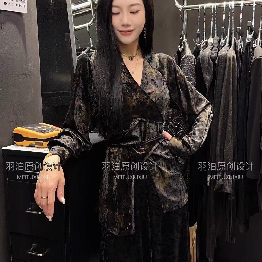 羽泊复古套头长袖丝绒衬衫