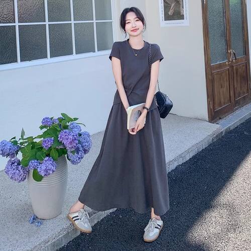 大码时尚轻奢套装女夏季胖MM减龄遮肚不规则上衣半身裙休闲两件套