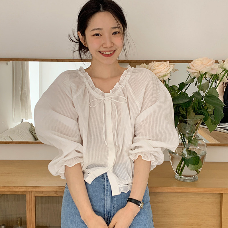 23夏季begin~时尚百搭少女范暗条纹溜肩长袖单排扣纯棉女衬衫短款