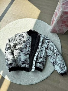 网图 褶皱肌理水墨花棉衣男女冬季双面穿棒球棉服外套m6024 p98图片