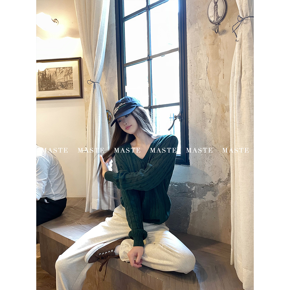 MASTE 温莎往事 墨绿V领麻花针织 复古老钱学院感毛衣