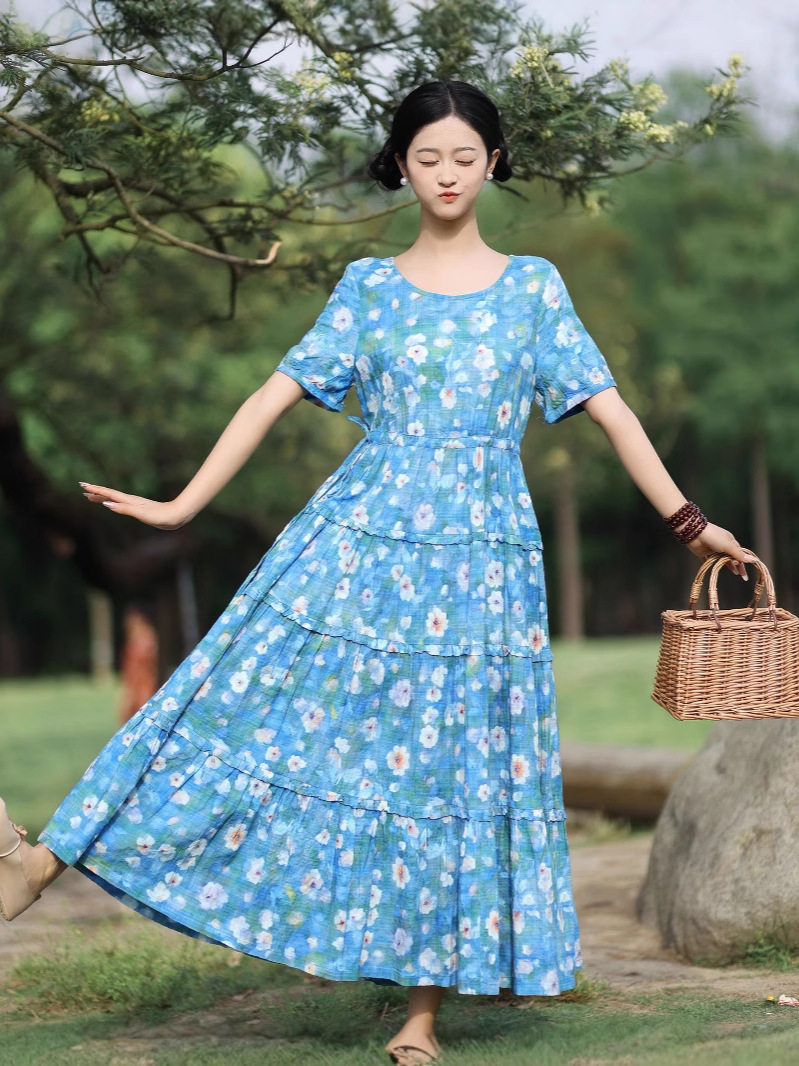 2025气质连衣裙女神范夏装新款温柔风收腰显瘦中长款碎花裙子夏