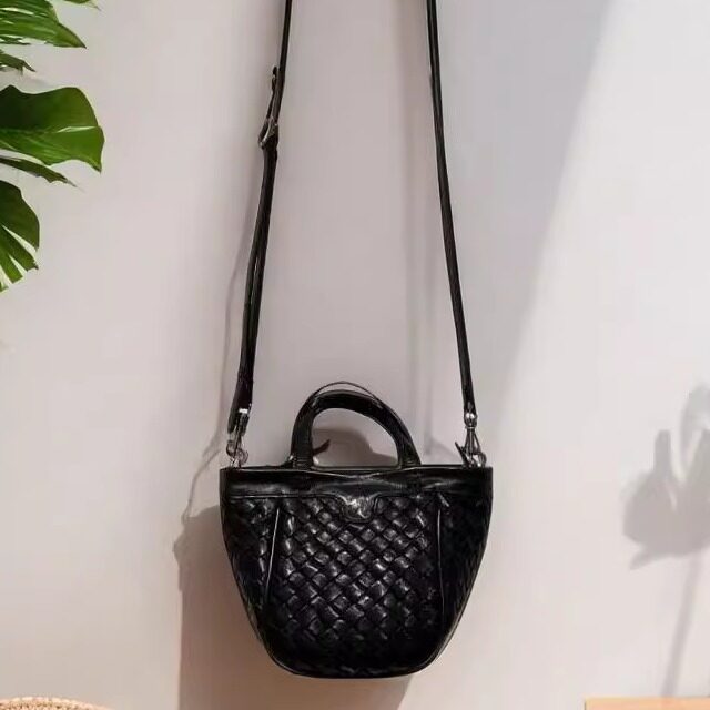 牛家水洗植鞣牛皮纯手工编织篮子包手提包真皮女斜挎包百搭通勤包