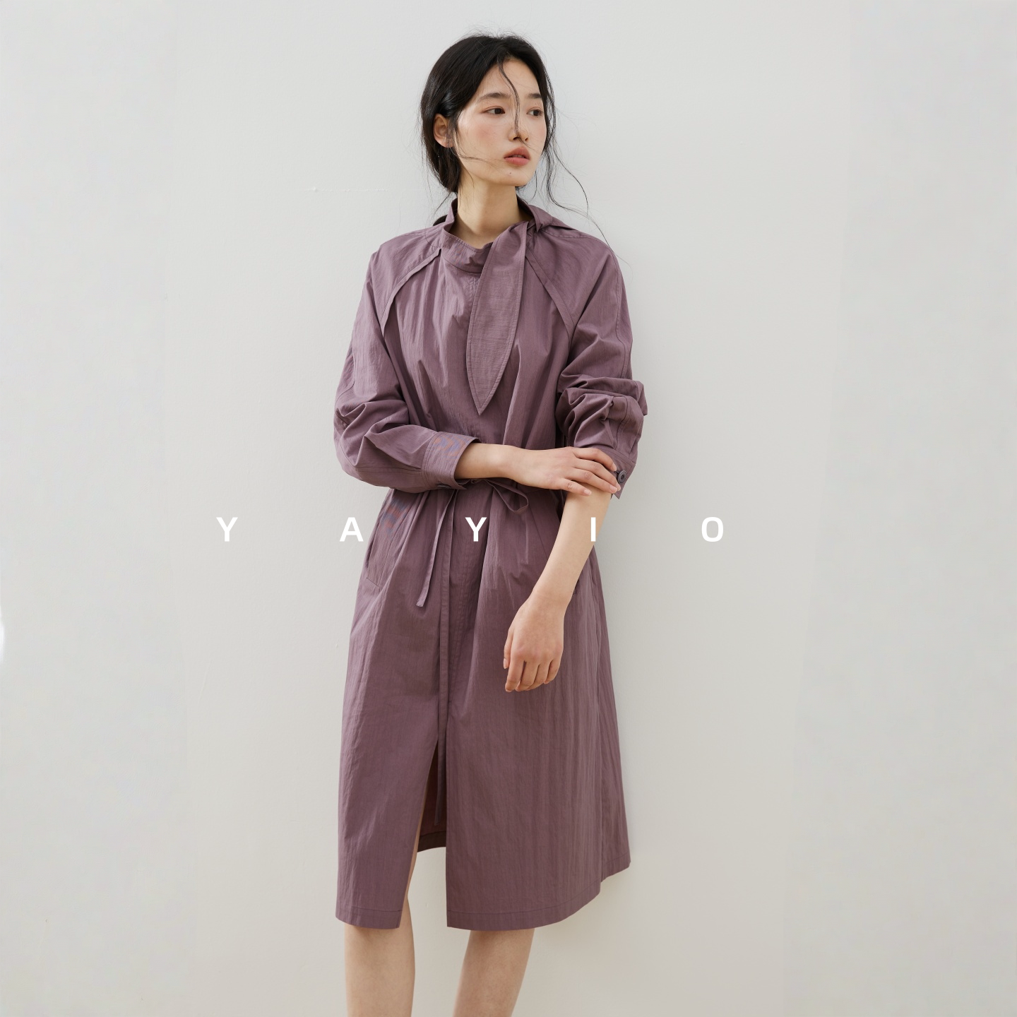 YAYIO【简法生活】设计感结构插肩可绑带收腰显瘦风衣式连衣裙