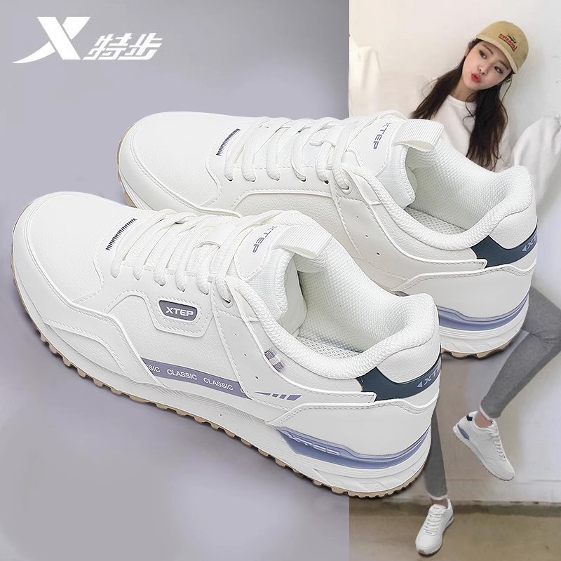 特步女鞋轻便皮面防水运动鞋女