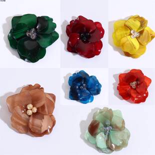 胸花 圣诞小香风女配饰brooch 轻奢百搭大衣西装 亚克力花朵胸针