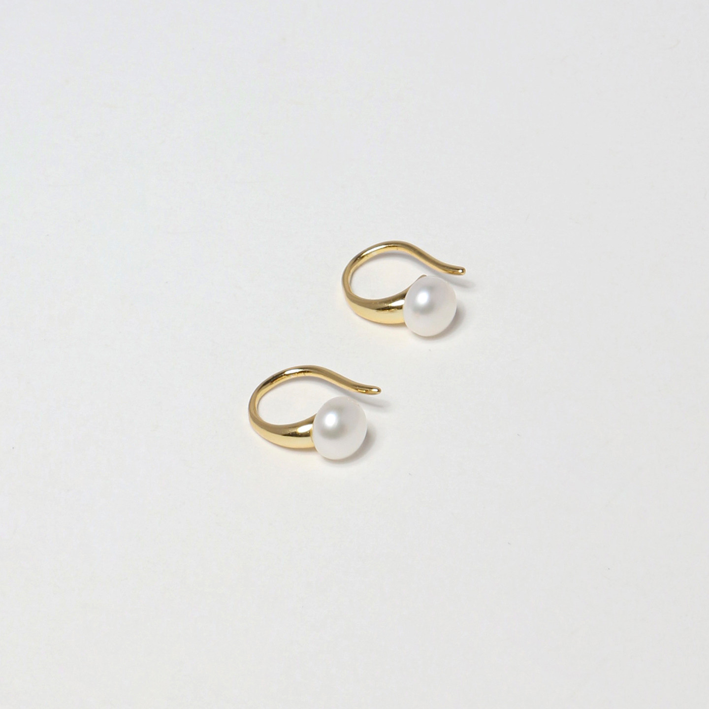 【CnHnOn脂肪商店】s925纯银迷你鼻妞儿天然淡水珍珠法式耳钩耳钉