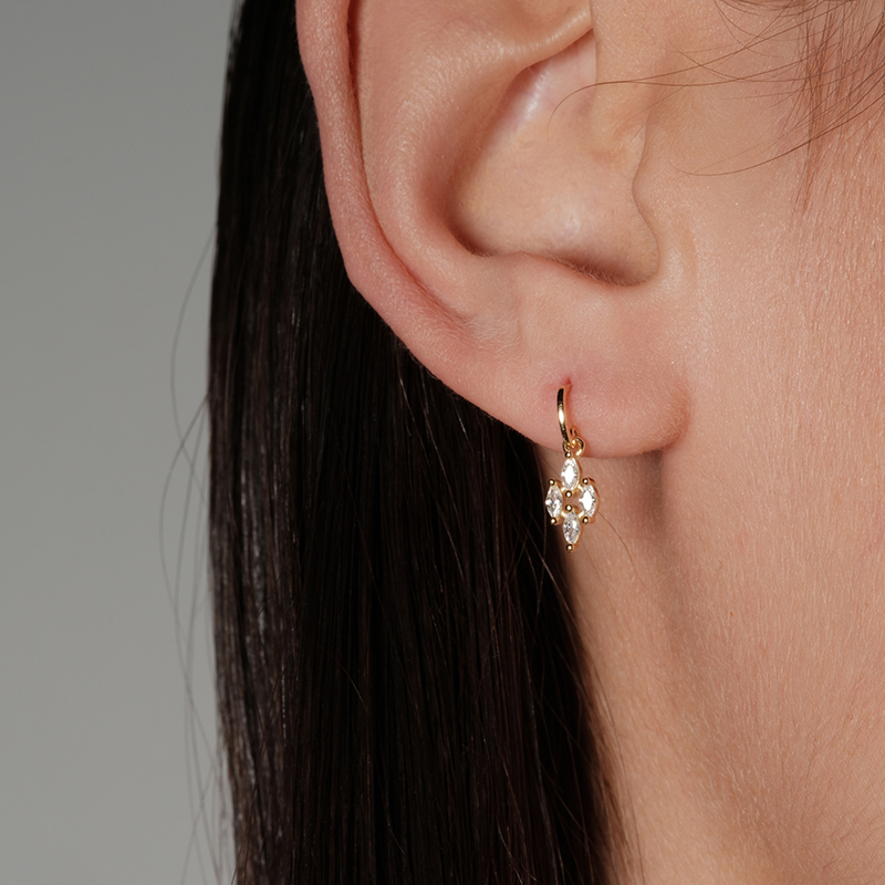 【CnHnOn脂肪商店】s925纯银法式优雅迷你蕾丝钻花微镶耳钩耳钉