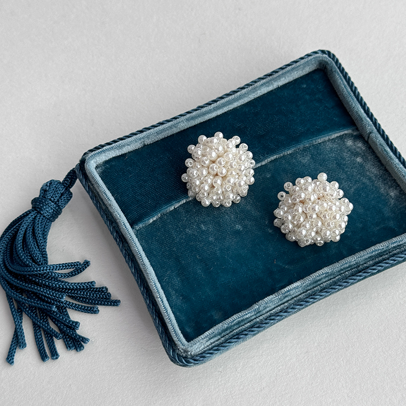 【CnHnOn脂肪商店】韩国手工编织珍珠花朵耳钉简约质感耳花耳环