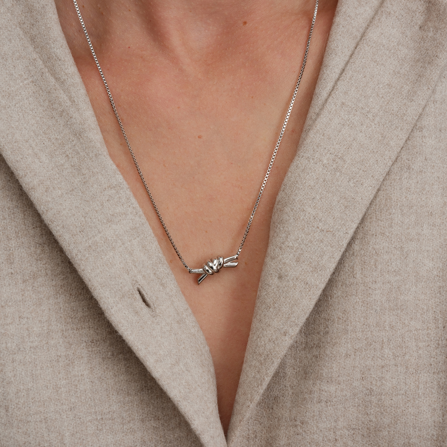 【CnHnOn脂肪商店】北欧简约设计感打结绳结扣盒子链毛衣链项链