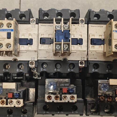 议价LC1D40交流接触器4个，其中3个带LR2D33热过