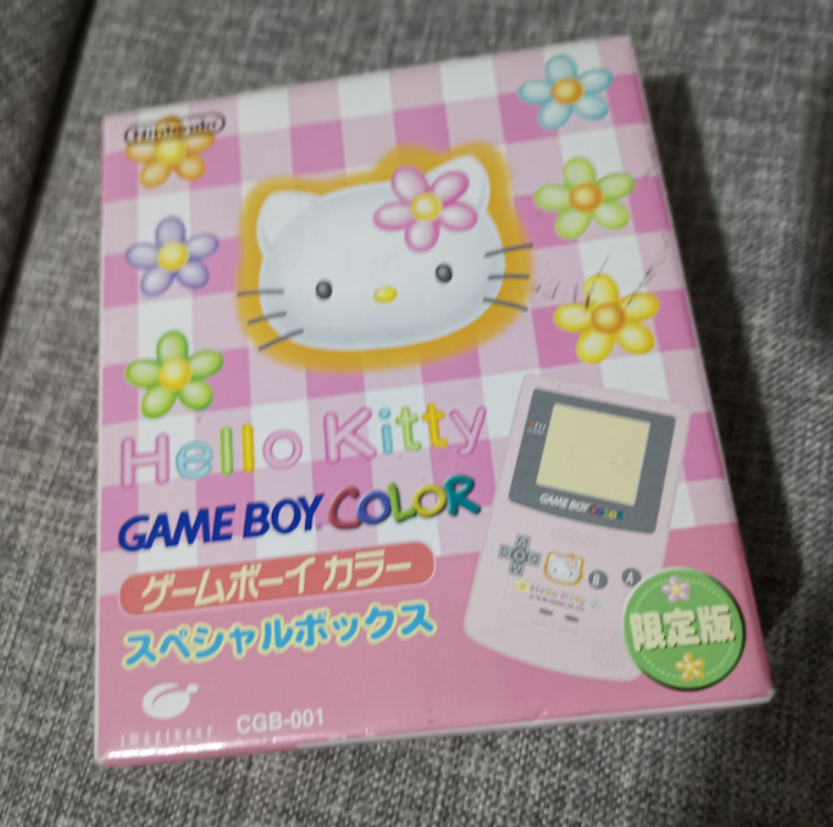 中古美品 任天堂原装日版 凯蒂猫限定版 GBC 掌机