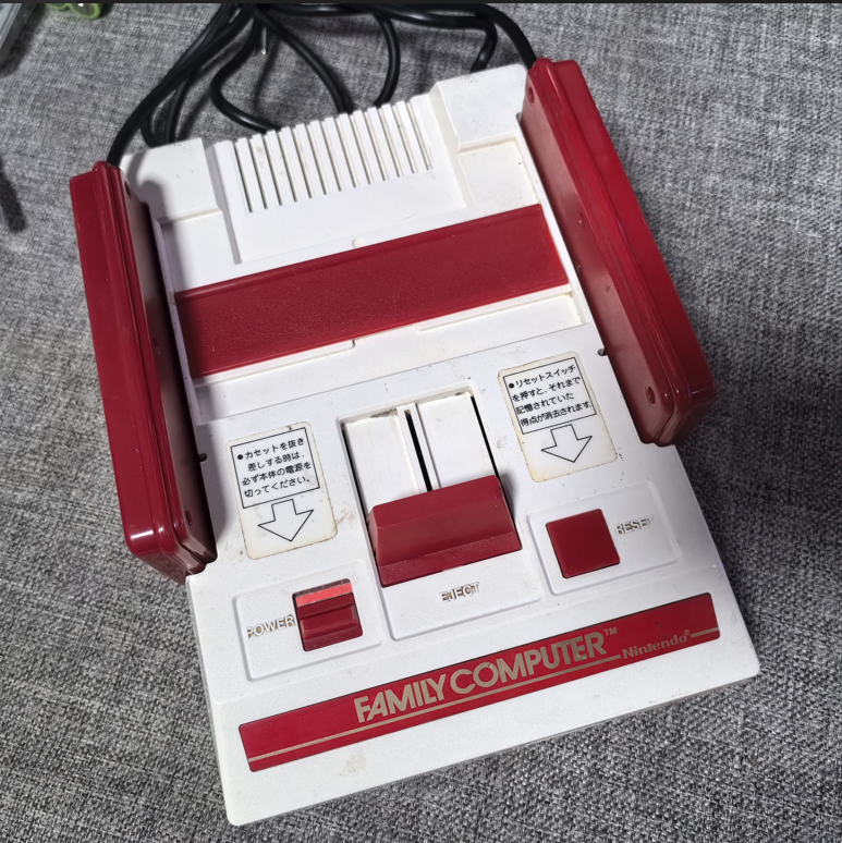 任天堂原装日版FC红白机