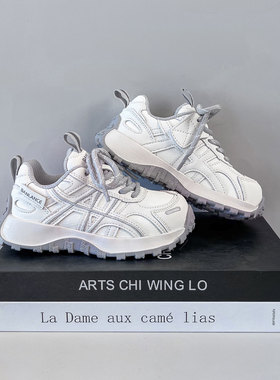 灰色运动鞋女童鞋子2026新款春秋季韩版软底老爹鞋儿童阿甘鞋男童