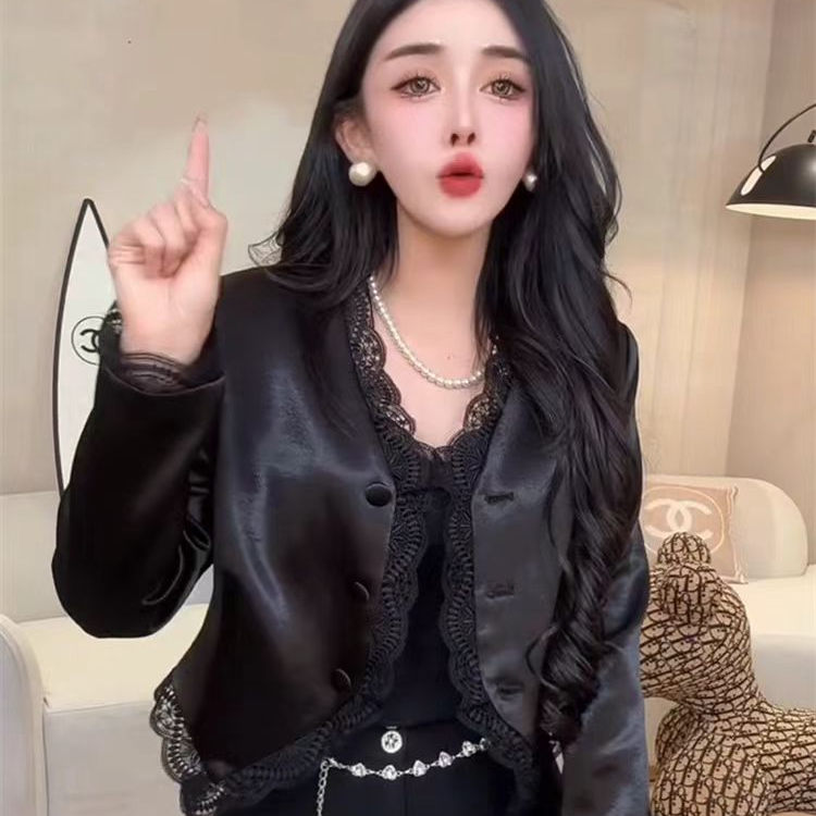 设计感小众v领蕾丝拼接小外套