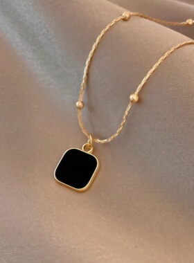 黑色暗黑几何方块项链女百搭小众设计感锁骨链2026年新款嘻哈吊坠