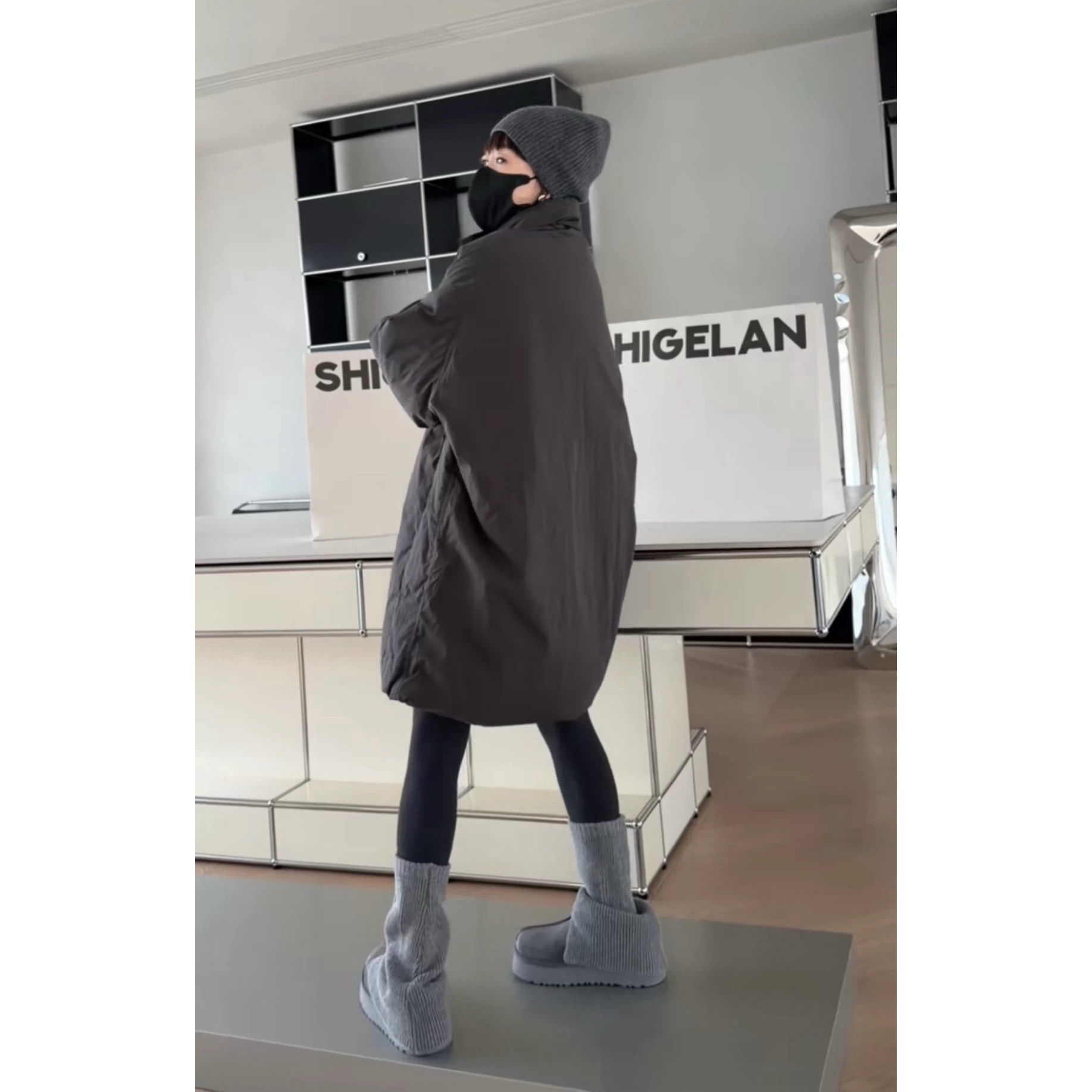 现发诗歌兰82526休闲简约舒适立领中长款保暖羽绒服女25年冬季新