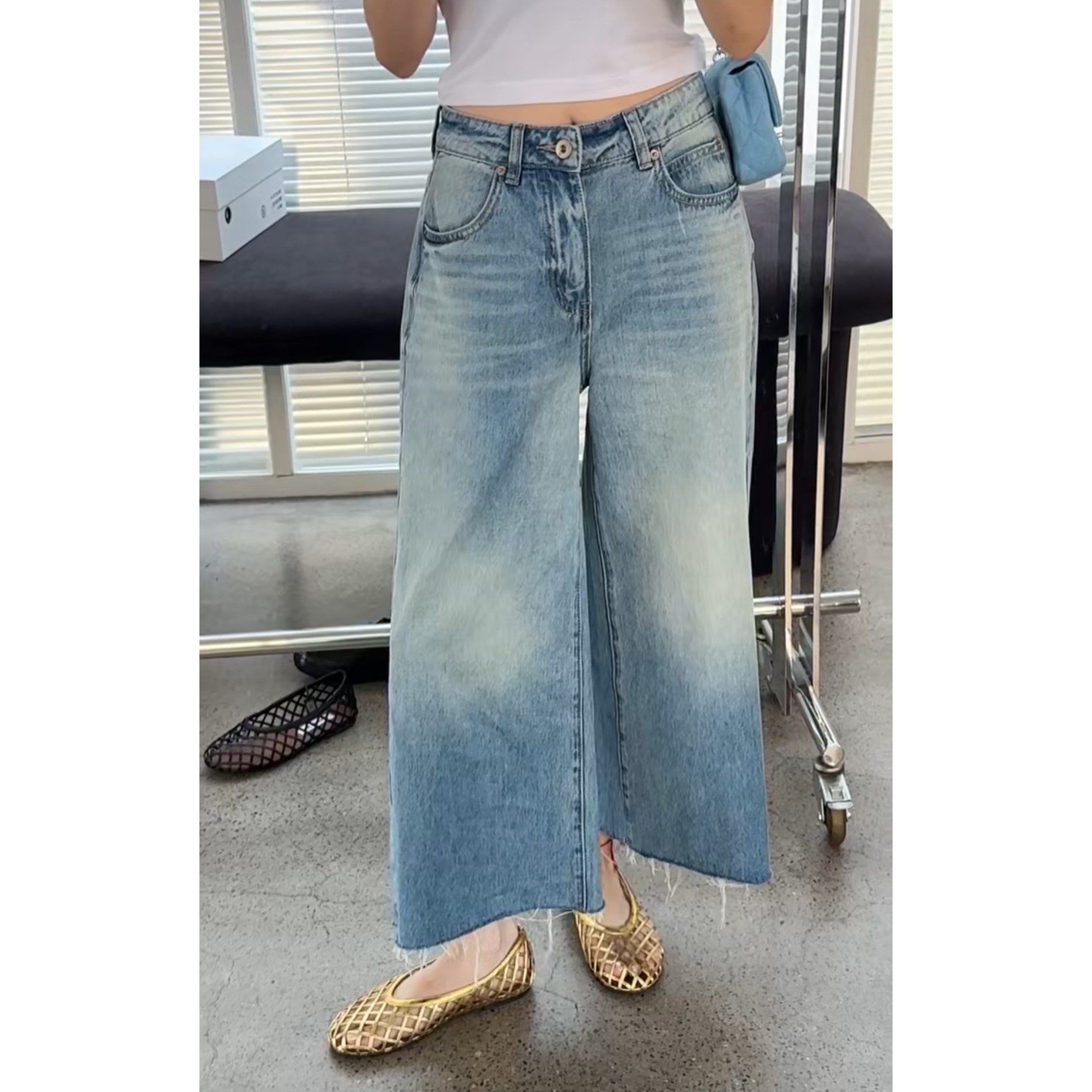 现发诗歌兰66097时髦百搭浅蓝色九分直筒毛边牛仔裤25夏季款女装