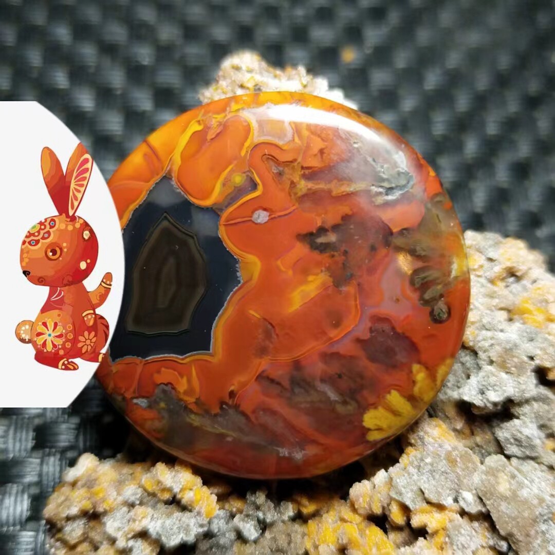兔-战国红玛瑙天然象形兔圆牌吊牌牌子吊坠生肖兔收藏级吊坠挂坠