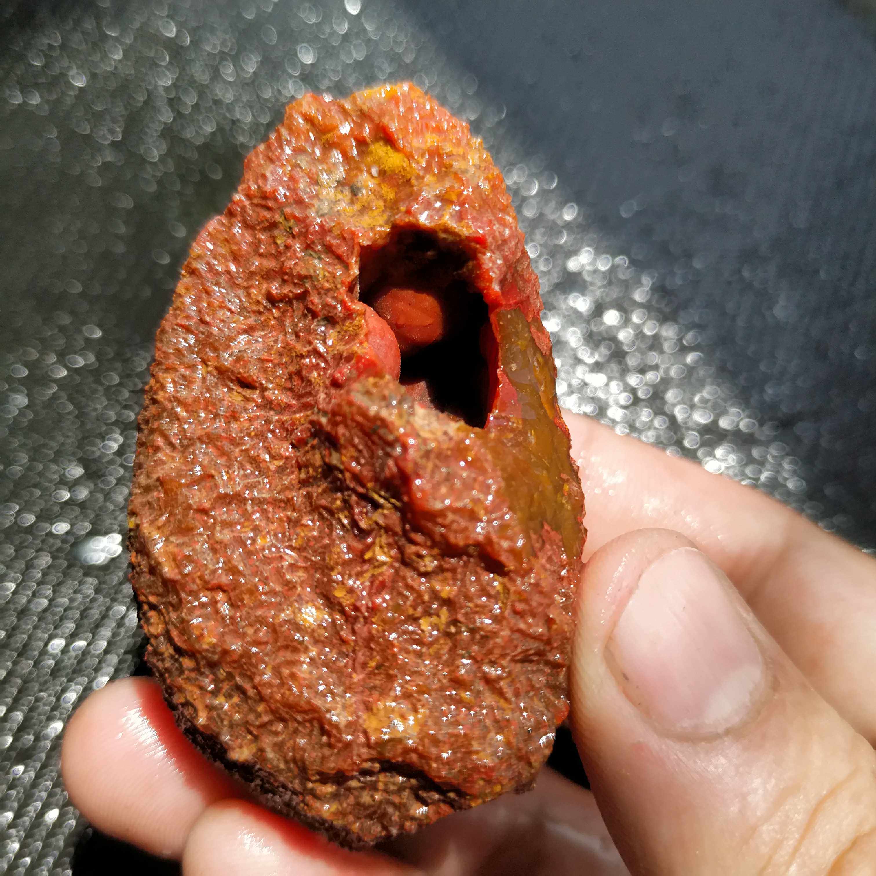 宣化战国红上谷战国红玛瑙皮原石带玛瑙洞聚宝盆可吹响为哨石响石