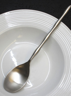 高档精致尖柄哑光304不锈钢主餐勺长柄西餐勺子吃饭甜品调羹汤匙