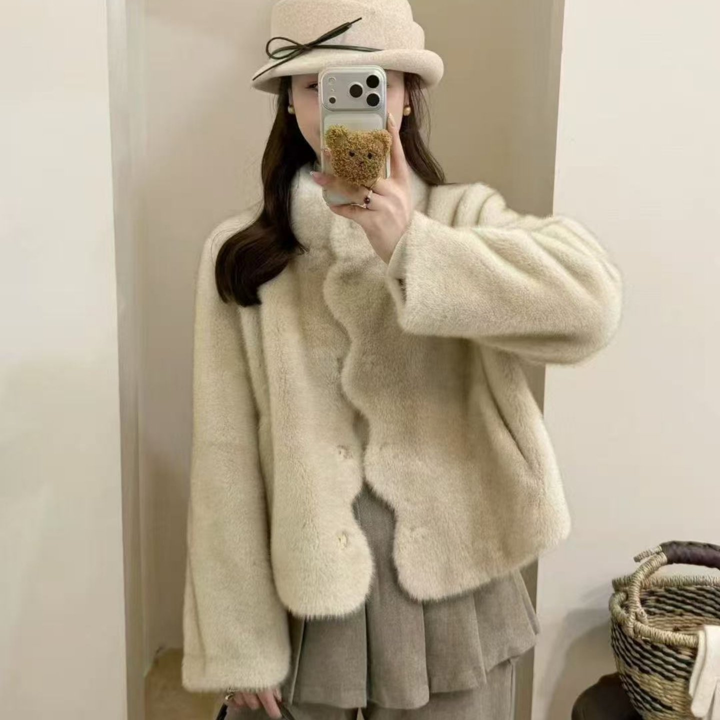2025冬新款皮毛一体小个子波浪纹韩系米色毛茸茸女短款毛毛外套,女装/女士精品,短外套,淘宝优惠券,粉丝福利购,淘宝优惠卷