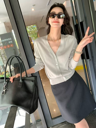 莱赛尔天丝针织开衫女宽松V领薄款气质毛衣外套针织衫显瘦百搭