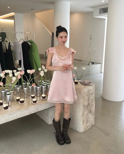 月底PREON自制春夏新款圆领小飞袖光泽感缎面连衣裙