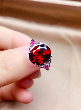 925银镀白金天然石榴石戒指