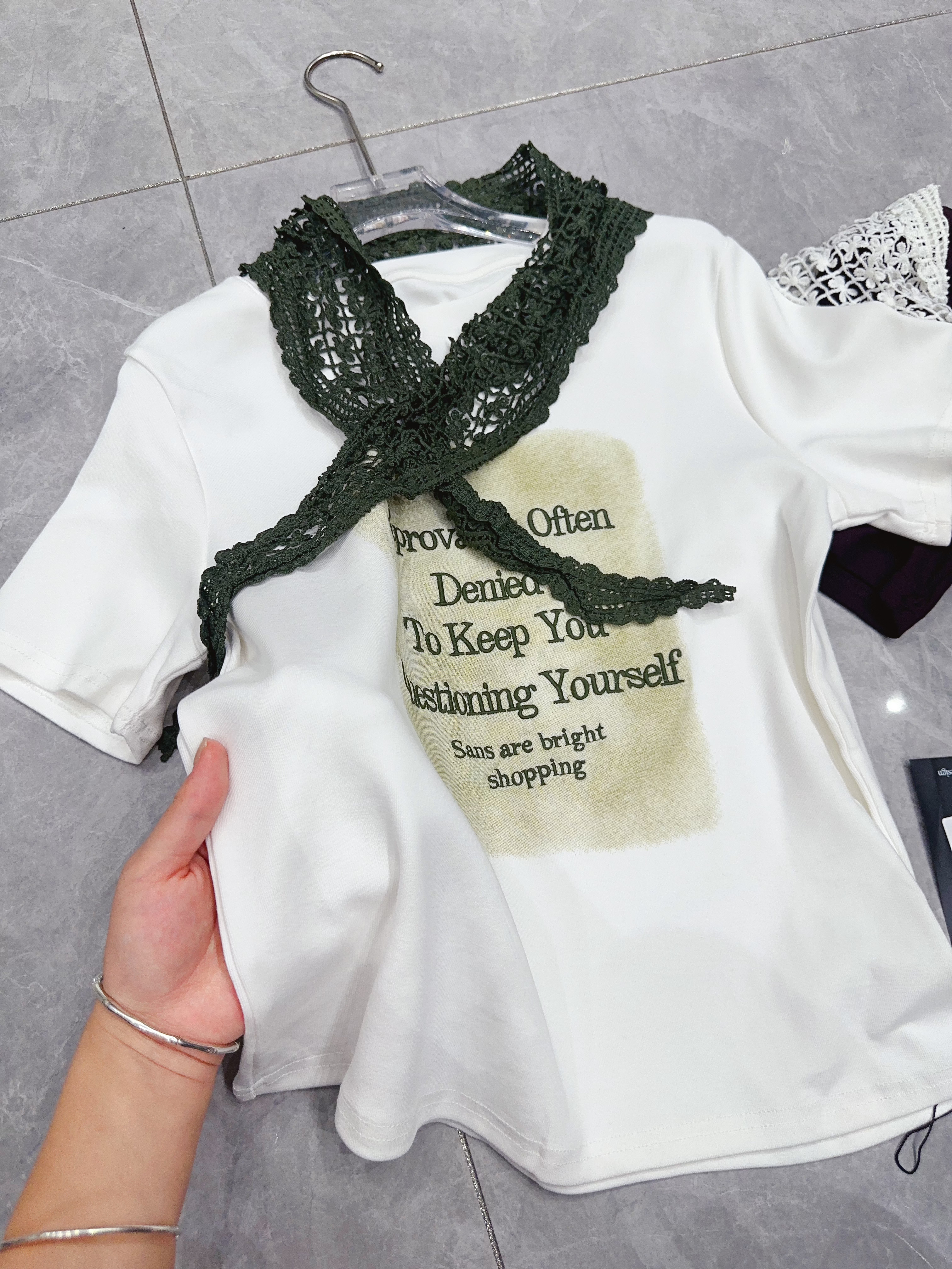 欧洲站2026秋季新款欧货时尚百搭圆领字母短袖t恤女显瘦半袖披肩