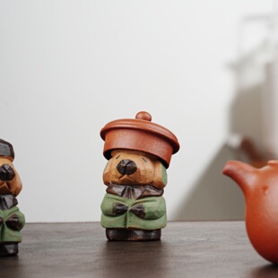 紫砂茶宠卡皮巴拉东北大花袄军大衣呆萌创意情侣桌面摆件装饰