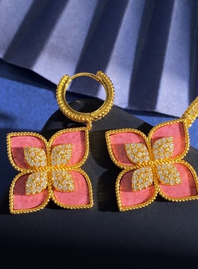 全新配色诱人的蔷薇粉四叶草耳环女菱形花朵镶钻耳钉小众吊坠耳饰