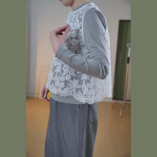 加分项～蕾丝浮雕蕾丝罩衫