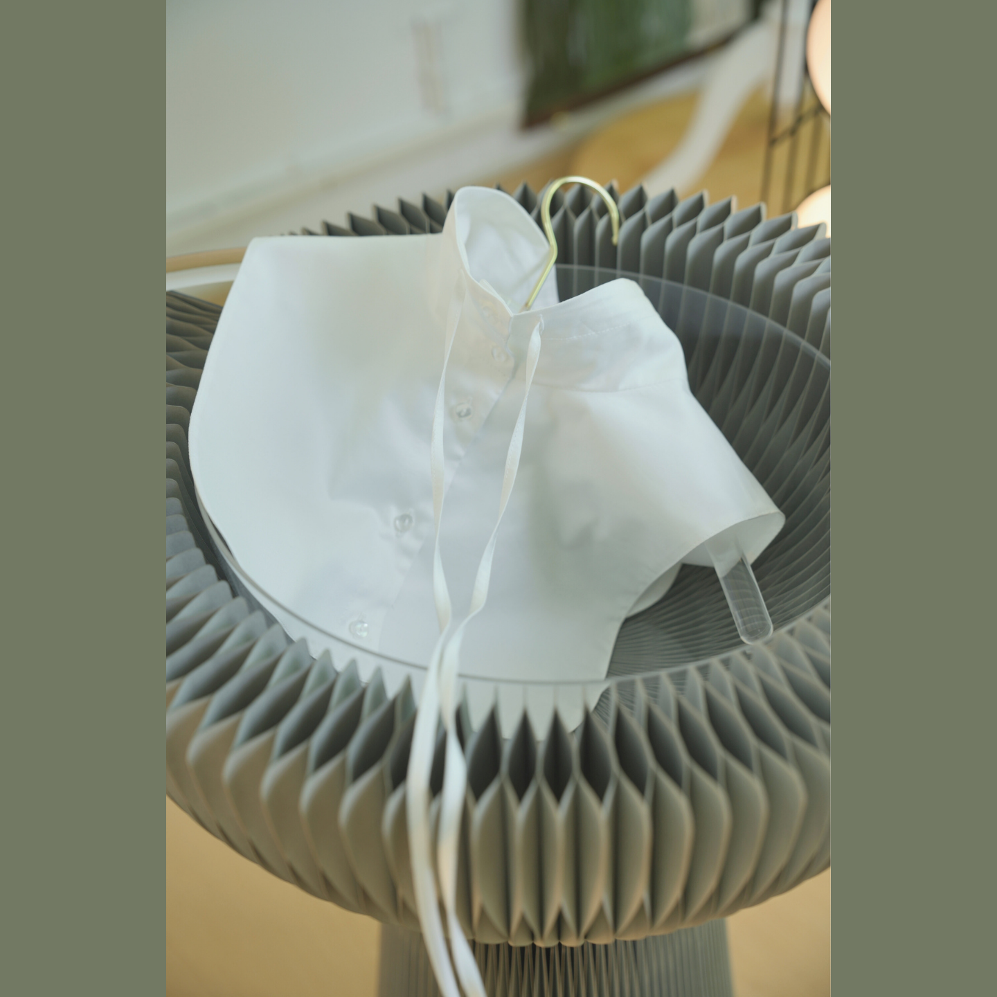 刚柔并济白色抽绳假领