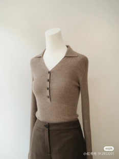 小禾原纱v领修身精纺康赛妮纯羊绒带扣薄打底衫