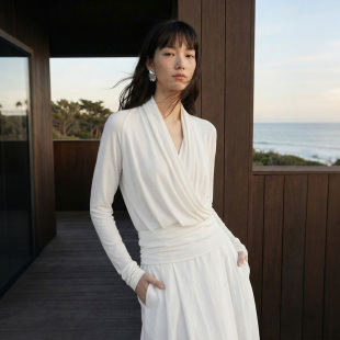 」春季 COMMON 叠云衫 「 焕新极简V领叠襟收腰羊毛针织上衣 VALUE