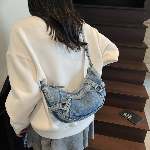 2025新款牛仔布斜挎包通勤单肩包