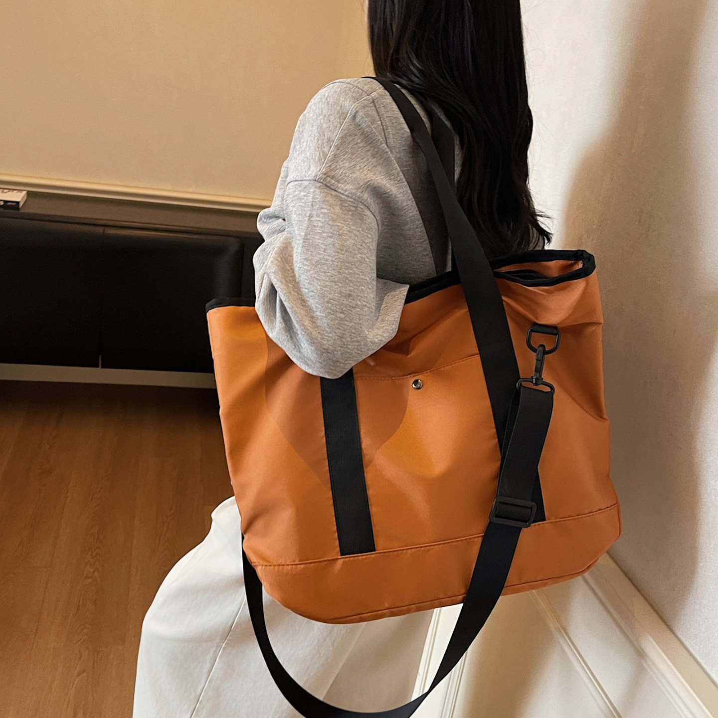 新款时尚休闲托特包女大容量手提单肩包轻便通勤包外出斜挎大包包