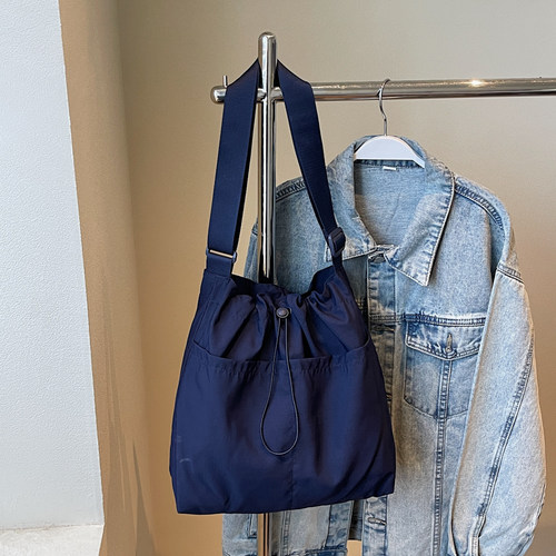 百搭大容量托特包休闲运动单肩包