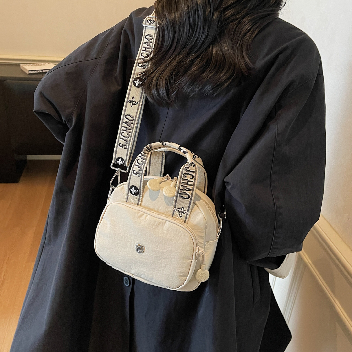 新款时尚百搭单肩斜挎包女士大容量休闲小包包外出通勤迷你手提包