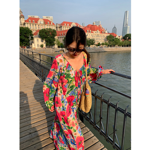 落落狷介宽松碎花裙女