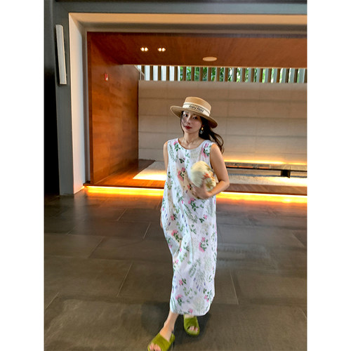 落落狷介无袖碎花露背连衣裙女