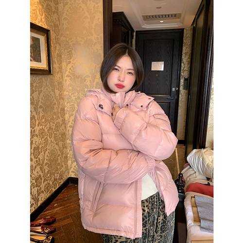 落落狷介连帽粉色羽绒服女