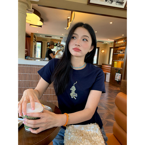 落落狷介正肩短袖T恤女设计感