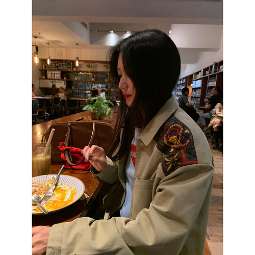 落落狷介短款宽松风衣女早秋